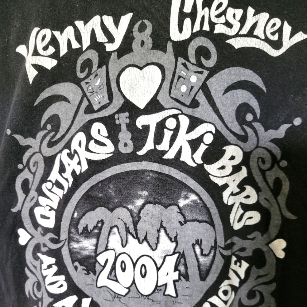 2004 Kenny Chesney Guitars & Tiki Bars Tour Shirt